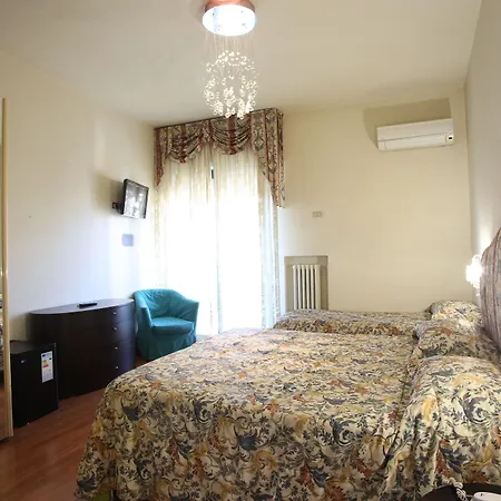 Otel Nuovo Savi 3*
