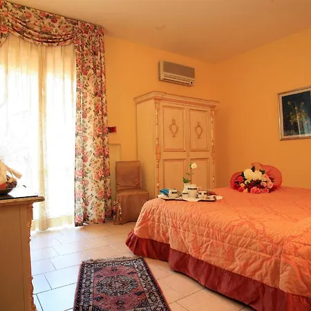 Otel Nuovo Savi Montecatini Terme